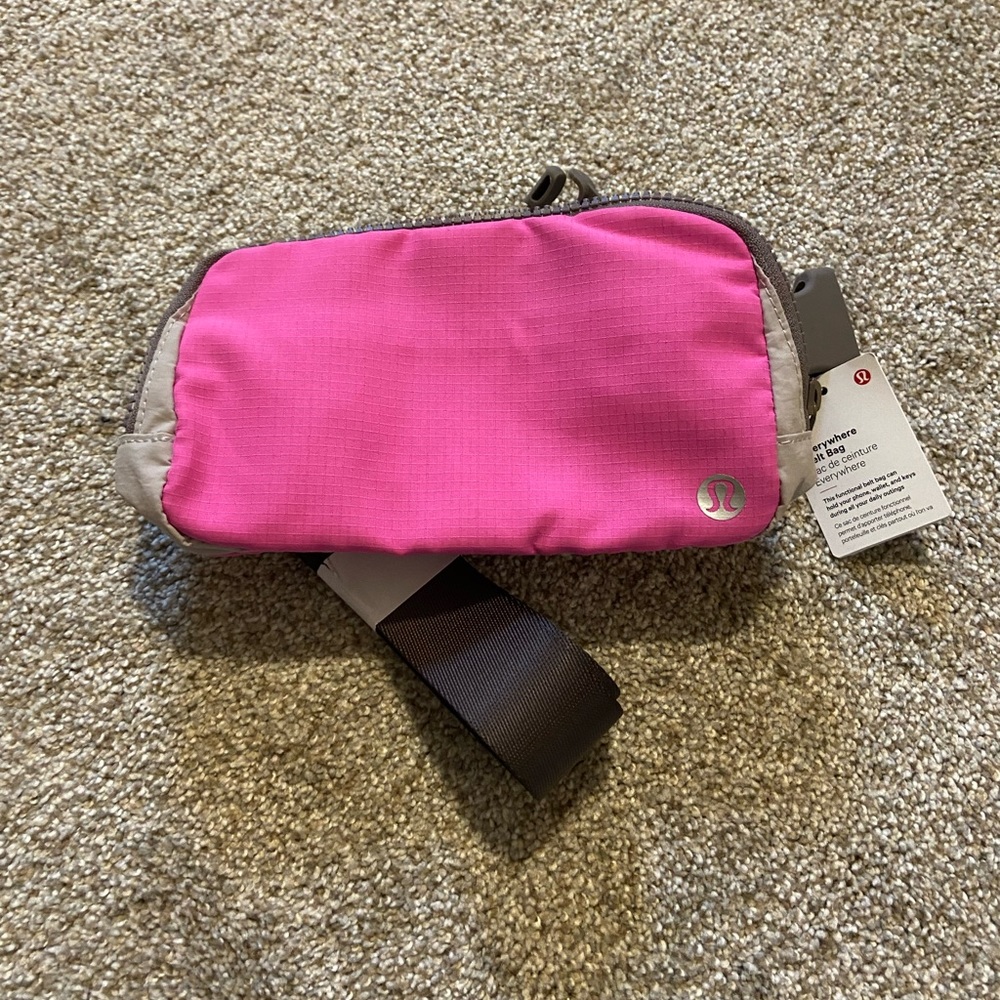 NWT - Lululemon Everywhere Belt Bag - Pink / Gray